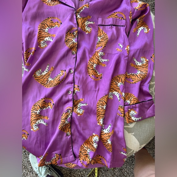Nasty Gal Tiger Pajama Top, Long Sleeve, Size Small - Picture 5 of 12